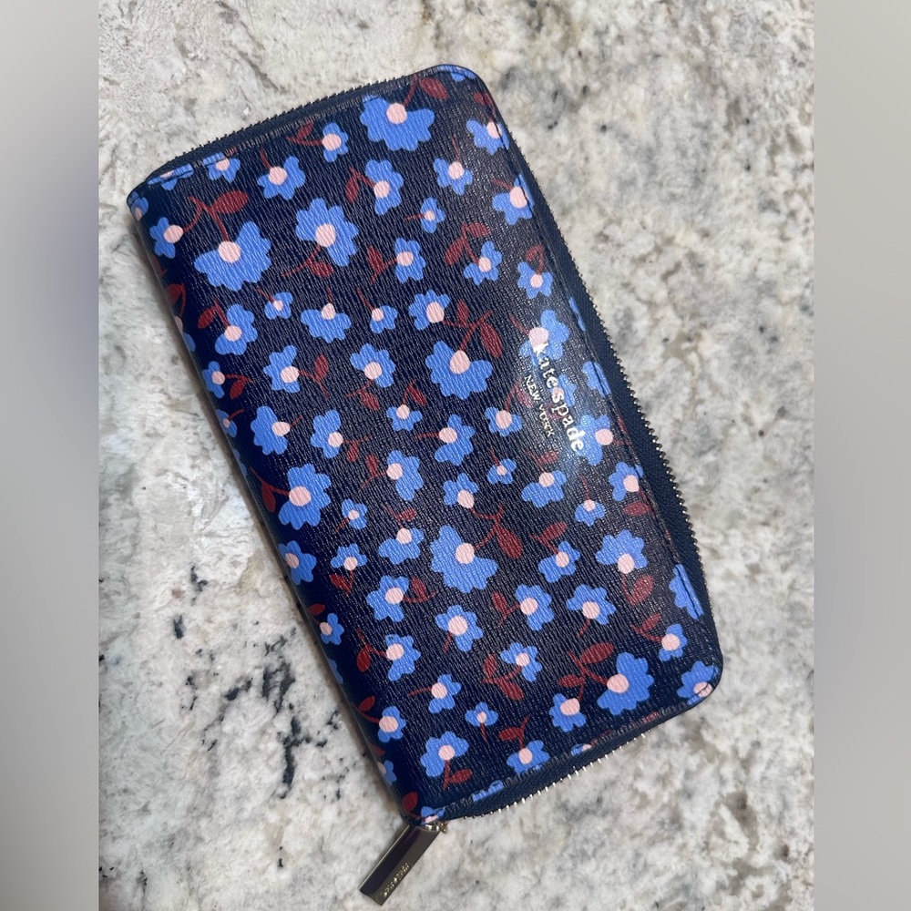 Kate Spade Blue and Red Floral Wallet W 4.75 L8